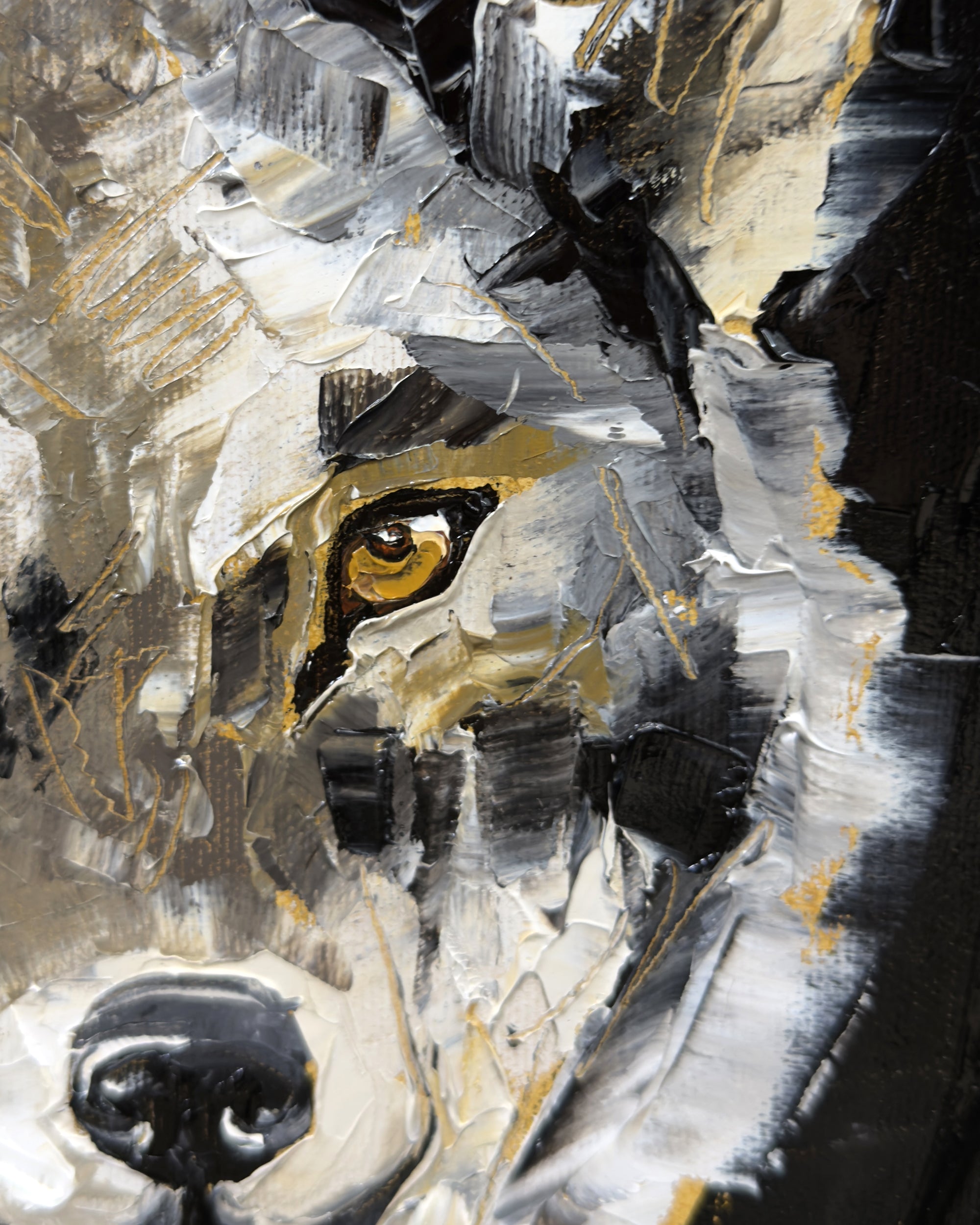 Le monde s’apaise autour de lui