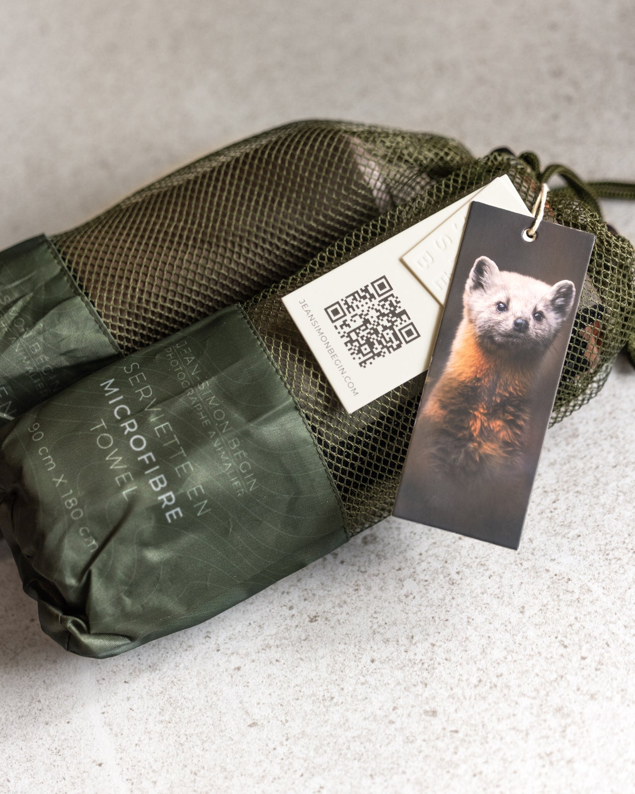 Serviette en microfibre - Martre curieuse Jean-Simon Bégin - Photographe Animalier et Artiste Peintre