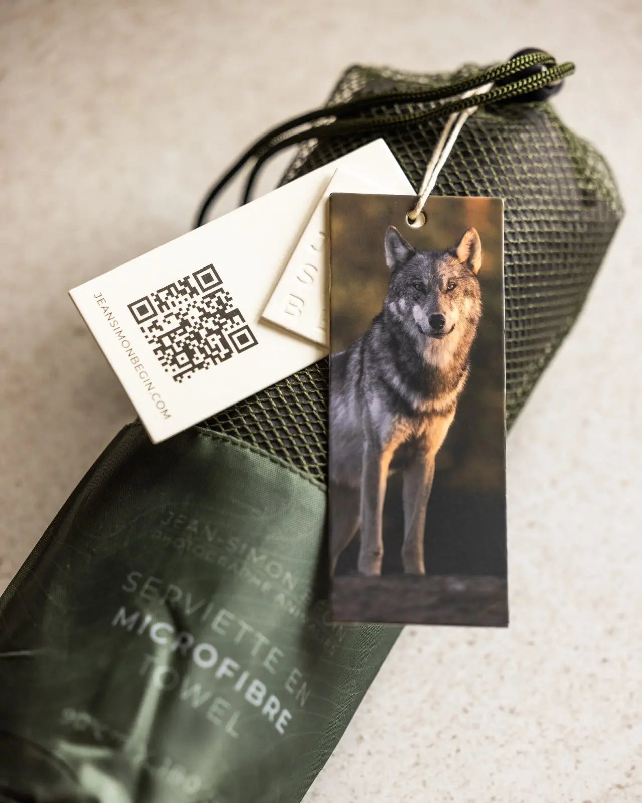 Serviette en microfibre - Loups mystique Jean-Simon Bégin - Photographe Animalier et Artiste Peintre